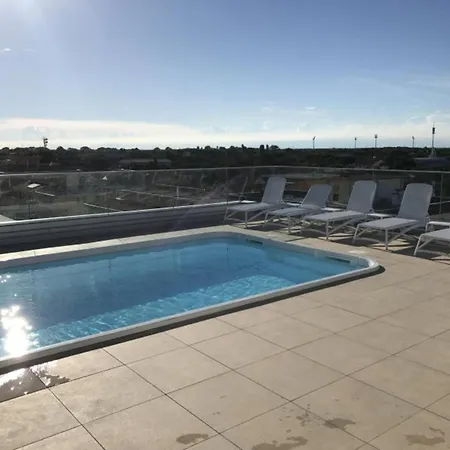 Charming With A Rooftop Pool شقة *