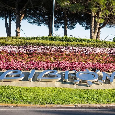Charming With A Rooftop Pool Apartmán Bibione