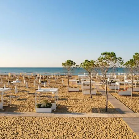 Apartmán Charming With A Rooftop Pool Bibione